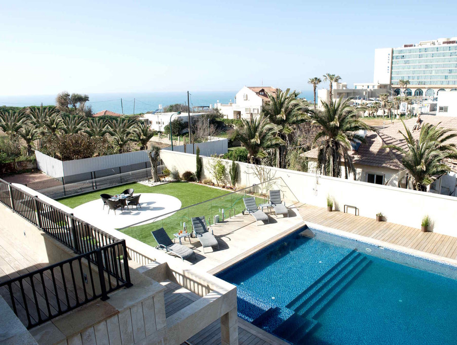 Luxury by the Sea — photo 7 of 19