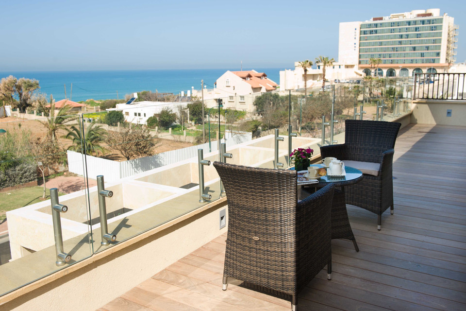 Luxury by the Sea — photo 15 of 19